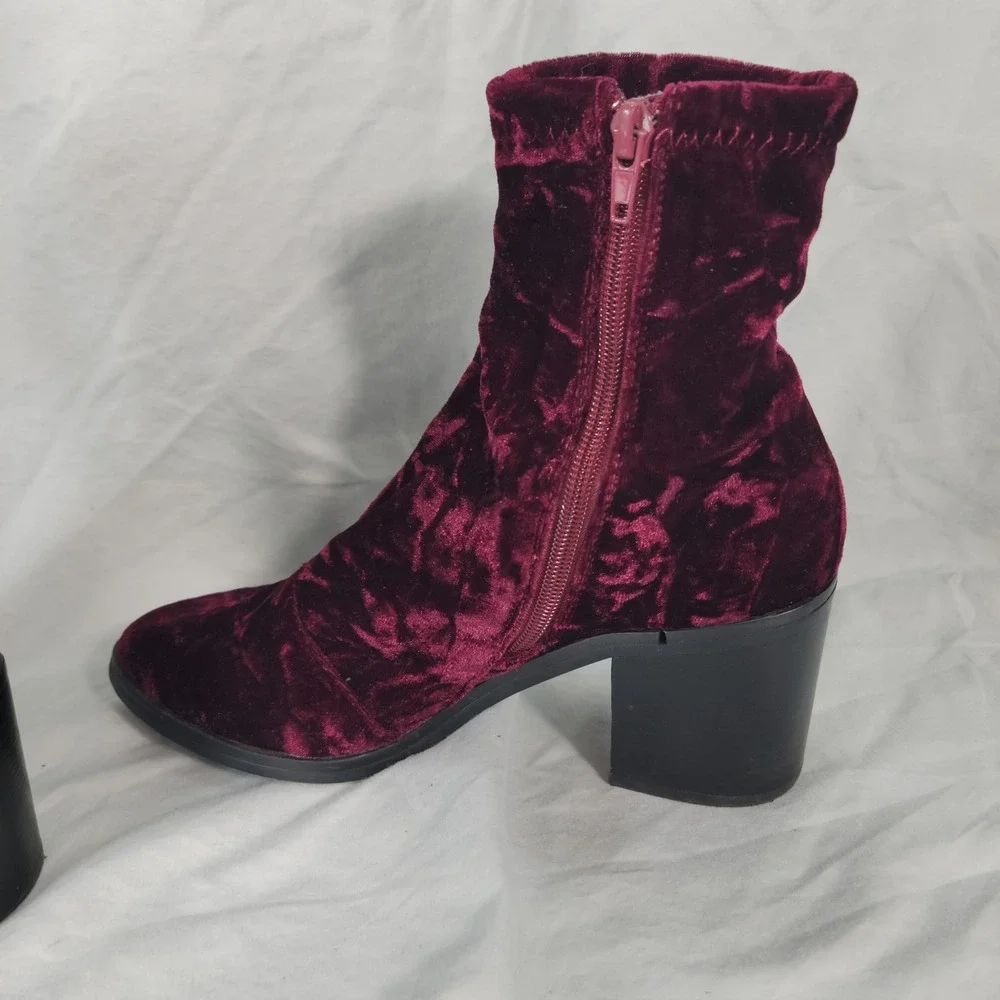 Steve Madden Pressly Boots 7.5 Burgundy Crushed Velvet Whimsigoth Fairy Grunge
